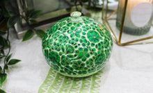 Load image into Gallery viewer, Artezen Small Chapeau – Green Luxury Trinket Gift Box - ärtɘzɘn