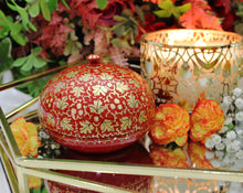 Load image into Gallery viewer, Artezen Small Chapeau – Red Luxury Trinket Gift Box - ärtɘzɘn