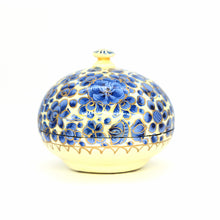 Load image into Gallery viewer, Mini Floral Chapeau Paper Mache Luxury Trinket Gift Decorative Wedding Favour Box - ärtɘzɘn