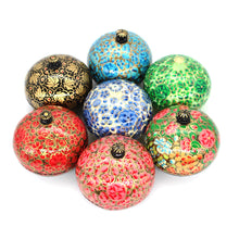 Load image into Gallery viewer, Mini Floral Chapeau Paper Mache Luxury Trinket Gift Decorative Wedding Favour Box - ärtɘzɘn