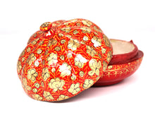 Load image into Gallery viewer, Small Red Umbra Paper Mache Luxury Trinket Gift Decorative Box - ärtɘzɘn