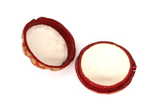 Load image into Gallery viewer, Small Red Umbra Paper Mache Luxury Trinket Gift Decorative Box - ärtɘzɘn