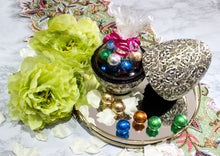 Load image into Gallery viewer, Artezen Ovalis – Gold, Black & Ivory Luxury Easter Egg Trinket Gift Box - ärtɘzɘn