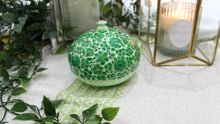 Load image into Gallery viewer, Artezen Small Chapeau – Green Luxury Trinket Gift Box - ärtɘzɘn
