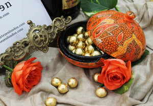 Large Chapeau – Handmade Hand Painted Orange Paisley Luxury Trinket Gift Box + Gold Foiled Wrapped Milk Chocolate Balls - ärtɘzɘn