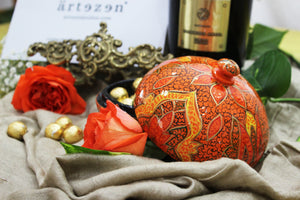 Large Chapeau – Handmade Hand Painted Orange Paisley Luxury Trinket Gift Box + Gold Foiled Wrapped Milk Chocolate Balls - ärtɘzɘn