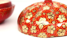 Load image into Gallery viewer, Small Red Umbra Paper Mache Luxury Trinket Gift Decorative Box - ärtɘzɘn
