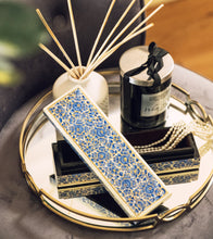 Load image into Gallery viewer, Artezen Tenues – Blue &amp; White Luxury Trinket Gift Box - ärtɘzɘn
