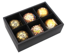 Load image into Gallery viewer, Artezen Baubles – Set of 6 Large Gold Luxury Handmade Hand Painted Decorative Ornamental Christmas Balls - ärtɘzɘn
