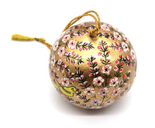 Load image into Gallery viewer, Artezen Baubles – Set of 6 Large Gold Luxury Handmade Hand Painted Decorative Ornamental Christmas Balls - ärtɘzɘn
