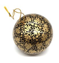 Load image into Gallery viewer, Artezen Baubles – Set of 6 Large Gold Luxury Handmade Hand Painted Decorative Ornamental Christmas Balls - ärtɘzɘn
