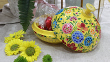 Load image into Gallery viewer, Artezen Large Chapeau – Yellow Luxury Trinket Gift Box - ärtɘzɘn
