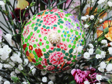 Load image into Gallery viewer, Artezen Small Chapeau – Pink Floral Luxury Trinket Gift Box - ärtɘzɘn
