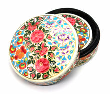 Load image into Gallery viewer, Paper Mache Round Coaster Set of 6 – Handmade Hand Painted Floral Coaster Box Set - ärtɘzɘn
