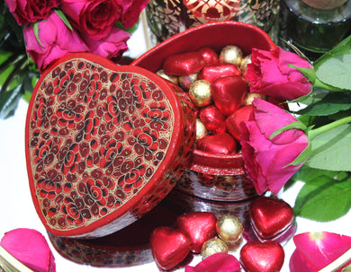 Artezen - Large Pulsatio – Handmade Hand Painted Blood Red Heart Shaped Luxury Trinket Gift Box - ärtɘzɘn