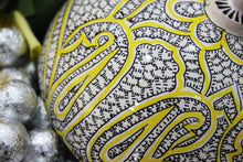 Load image into Gallery viewer, Artezen Large Chapeau – Yellow &amp; Black Paisley Luxury Trinket Gift Box - ärtɘzɘn
