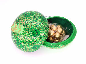 Large Chapeau – Handmade Hand Painted Luxury Green Floral Trinket Gift Box + Gold Foiled Wrapped Milk Chocolate Balls